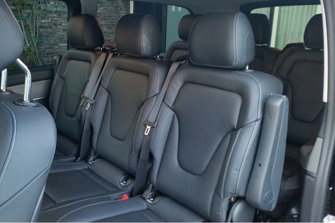 1-15 Persons Taxi or Bus Transfer Airport Amsterdam to Den Haag - Common Questions