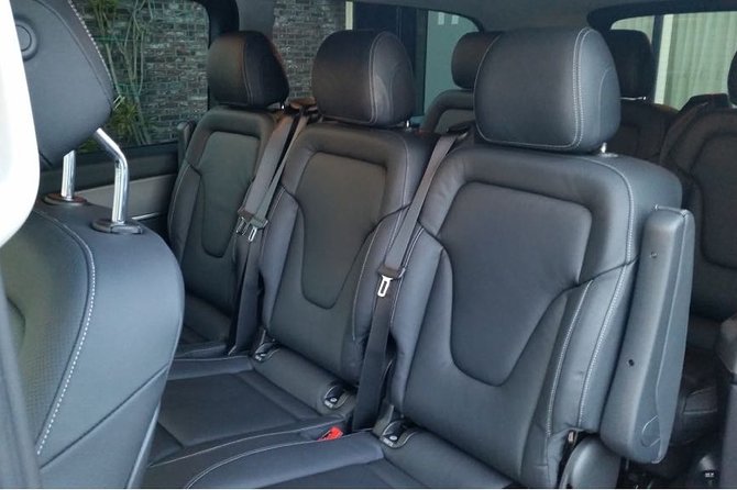 1-15 Persons Taxi or Bus Transfer Amsterdam Airport to Heerenveen - Meeting and Pickup Details