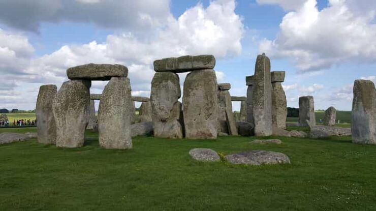 1/2 Day Tour to Stonehenge - Transportation and Accessibility
