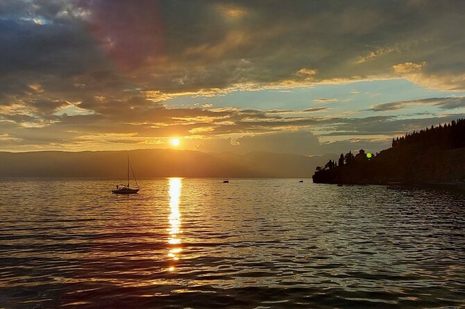1.5 Hour Ohrid Lake Sunset Cruise - Onboard Amenities and Facilities