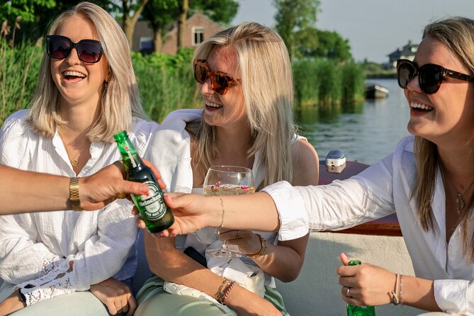 1.5 Hour Private Canal of Amsterdam Boat Tour - Amenities and Pickup Information