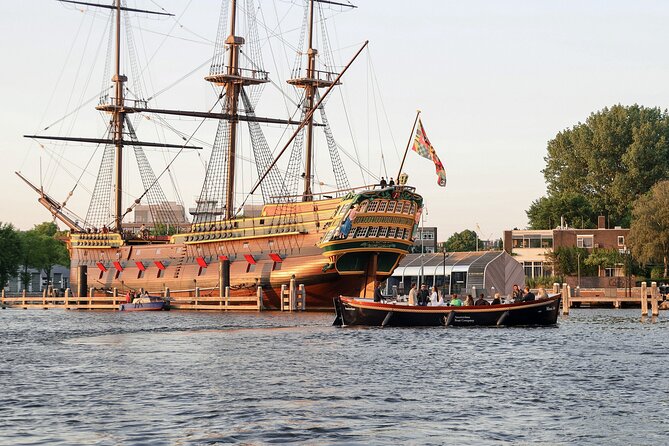 1.5 Hour Private Canal of Amsterdam Boat Tour - Booking Information and Group Size