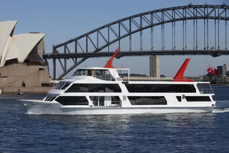 1.5 Hour Sydney Harbour Sightseeing Cruise Tour - The Opera House and Harbour Bridge from the water