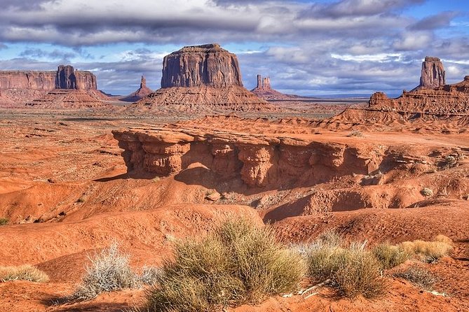 1.5 Hour Tour of Monument Valleys Loop Drive - Pricing and Booking Information