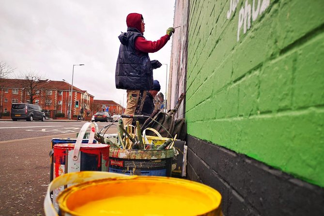 1.5 Hours Belfast Black Cab and Murals Tour - Tour Details