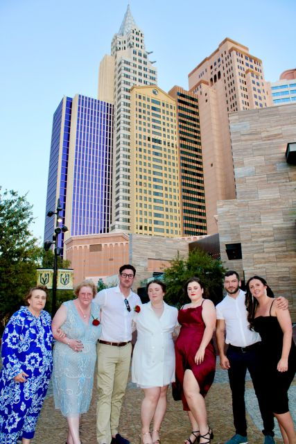 1.5 Hr Las Vegas Strip Limo Tour With Champagne and Photos - Welcome to Fabulous Las Vegas Sign