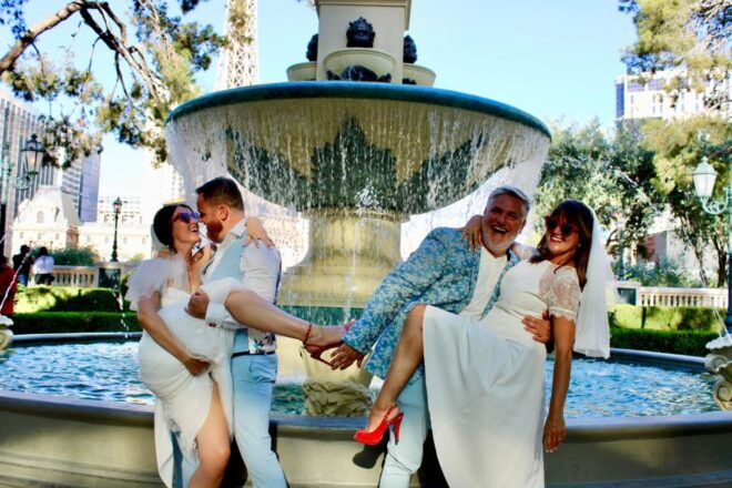 1.5 Hr Las Vegas Strip Limo Tour With Champagne and Photos - Scenic Drive and Sunset Views