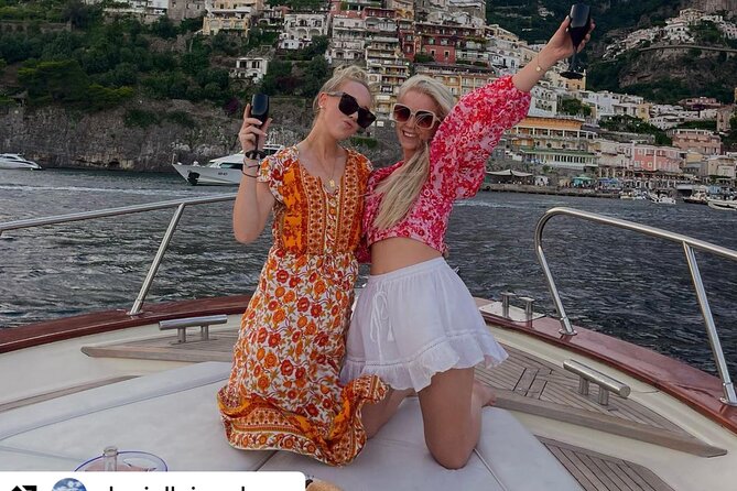 1.5 Hrs Shared Sunset Trip With Drinks and Snacks Frm Positano - Mixed Review