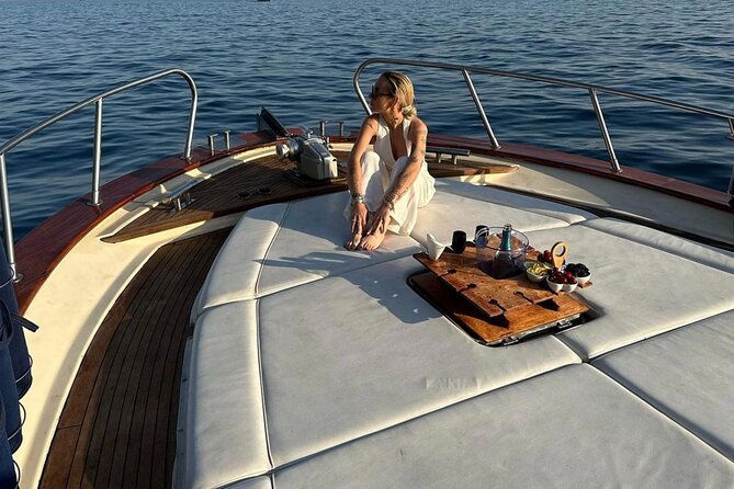 1.5 Hrs Shared Sunset Trip With Drinks and Snacks Frm Positano - Directions
