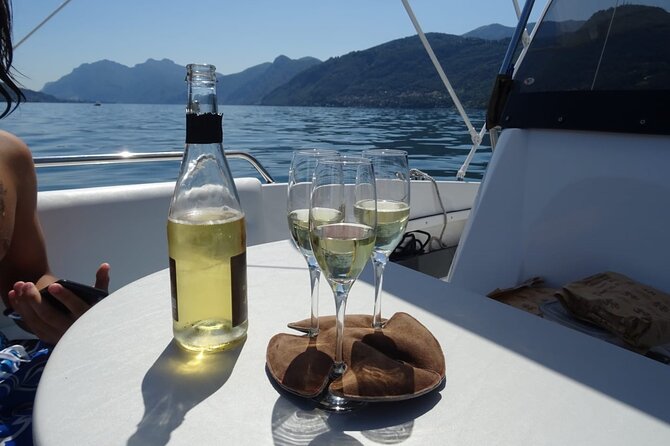 1 and a Half Hour Private Boat Tour on Lake Como - Confirmation and Accessibility Notes