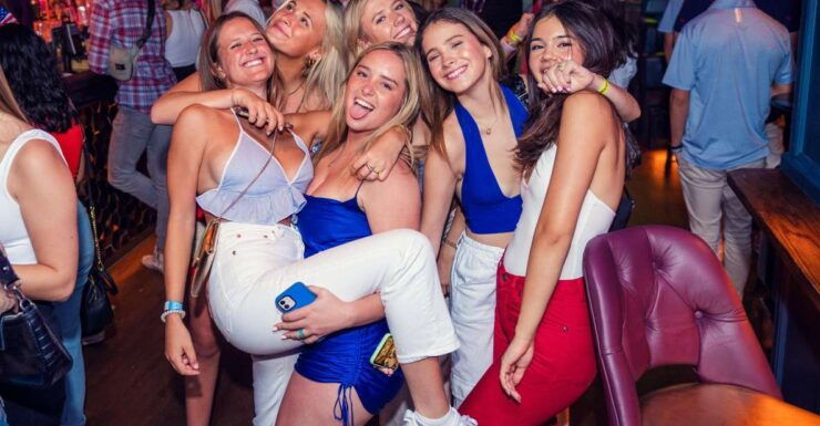 1 Big Night Out Weekend Club Crawl - Experience the Vibrant Soho Nightlife