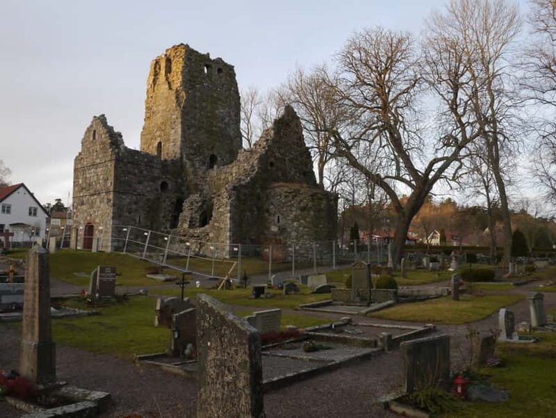 1-day 7h Royal Palace and Castle Tour from Stockholm - Good To Know