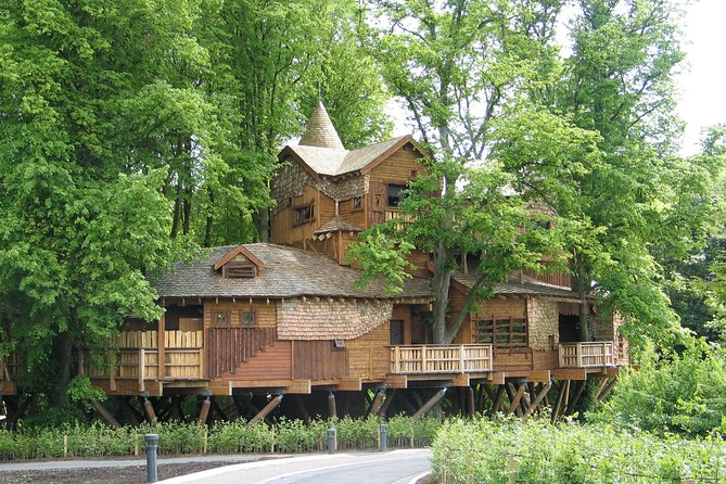 1 Day Alnwick Castle, Holy Island & Scottish Borders - Scenic Drives and Breathtaking Views