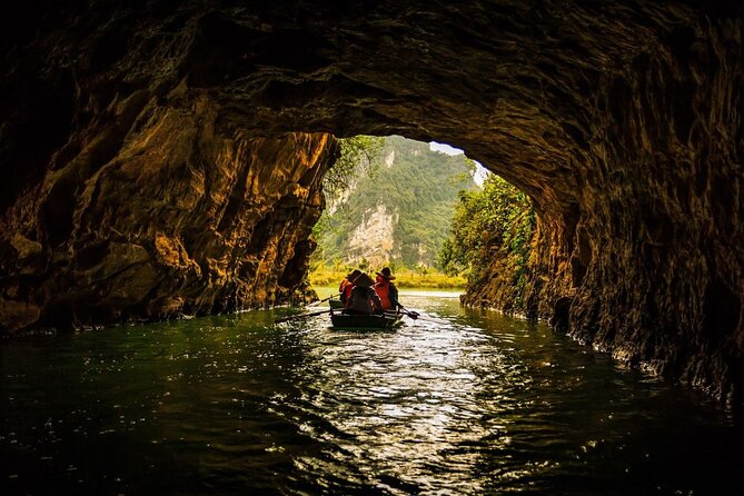 1-Day Bai Dinh Pagoda and Trang an Grottoes - Common Questions