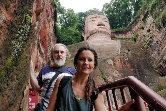 1-Day Chengdu Layover Tour: Leshan Giant buddha with Round Airport Transfer - Practical Aspects and Tips