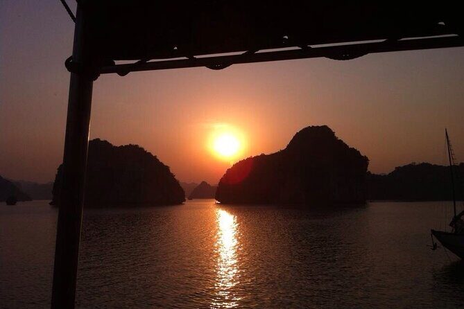 1-Day Explore Halong Bay With Cave, Kayaking And Swimming - Returning and Sunset Party