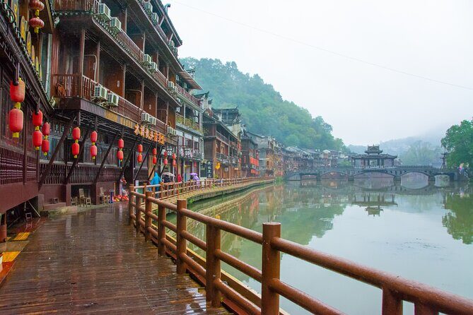 1 Day Fenghuang and Furong Town Day Tour with Hotel Transfers - Exploring Fenghuang Ancient Town