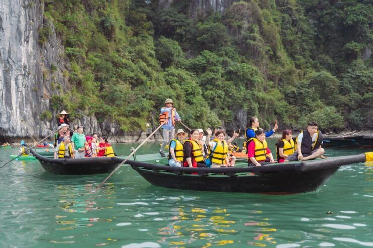 1-Day Ha Long Tour With Buffet Lunch, Kayaking and Swimming - Itinerary Details