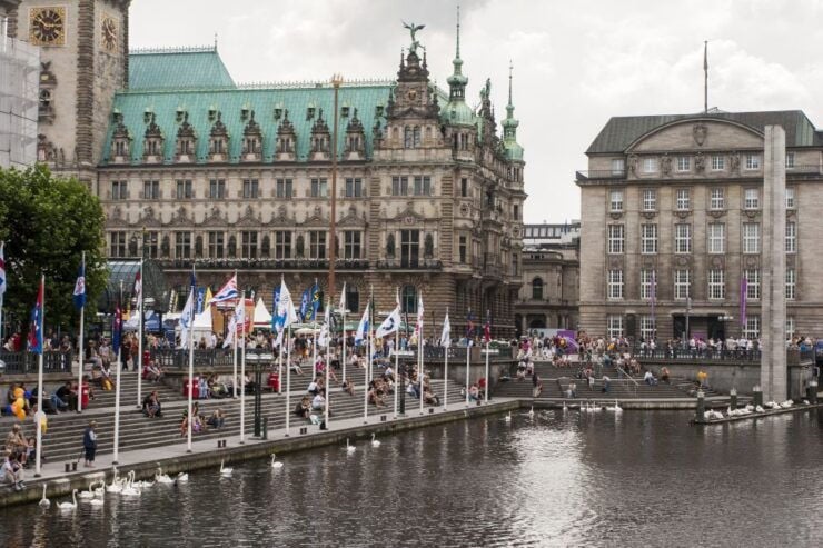 1-Day Hop On Hop Off Bus Tour of Hamburg Line D - Tour Details