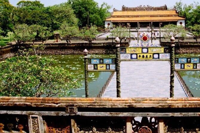 1 Day Imperial City Hue Tour from Hoi An and Da Nang City - Thien Mu Pagoda: A Spiritual Icon