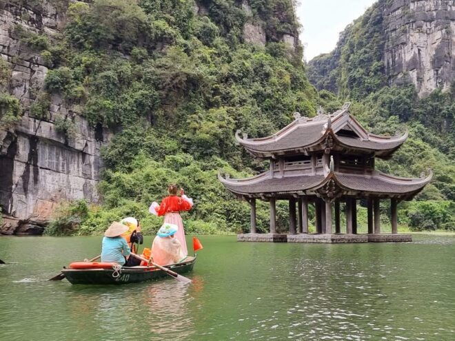 1 Day in Ninh Binh: A Journey to Hoa Lu, Trang An, Hang Mua - Lunch Experience