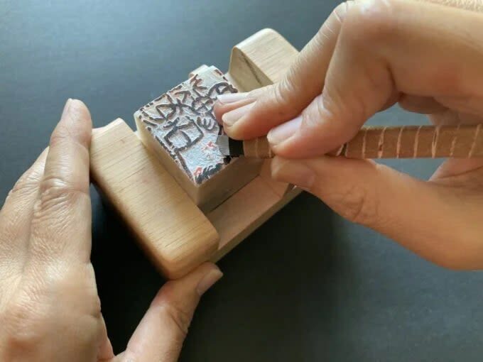 1-Day Iwakuni Tour: Kintaikyo Bridge, Castle Town & Seal Engraving - Crossing Kintaikyo Bridge