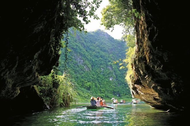 1 Day Luxury Tour in Bai Dinh, Trang An and Mua Cave - Mua Cave Adventure