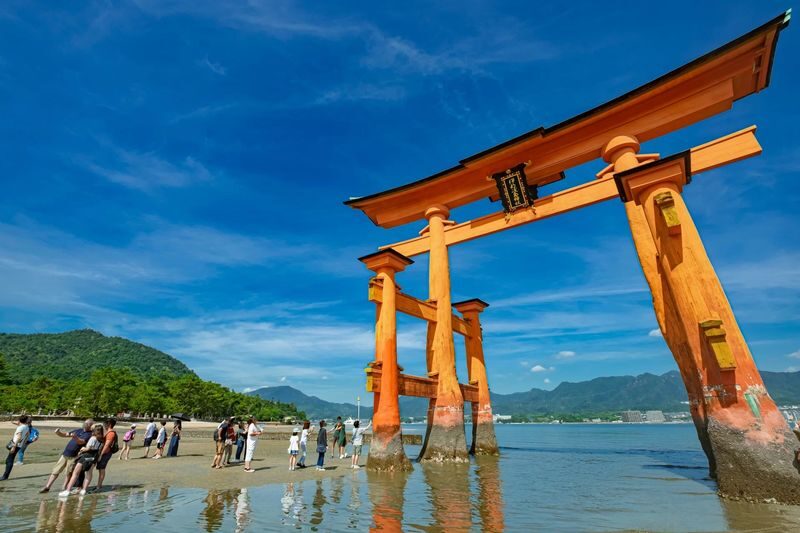 1-Day Miyajima & Iwakuni Tour: Exploring Iconic Japanese Landscapes - A full day from Hiroshima to two historic sites