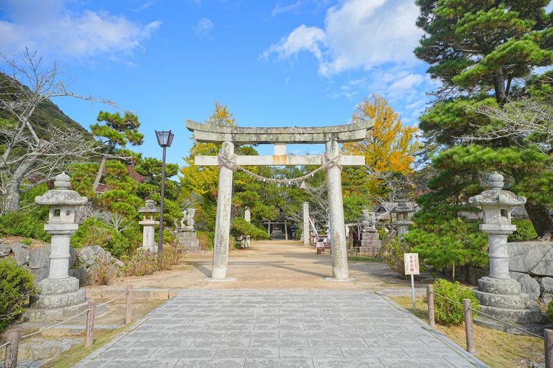 1-Day Miyajima & Iwakuni Tour: Exploring Iconic Japanese Landscapes - Senjokaku Pavilion and Itsukushima Shrine