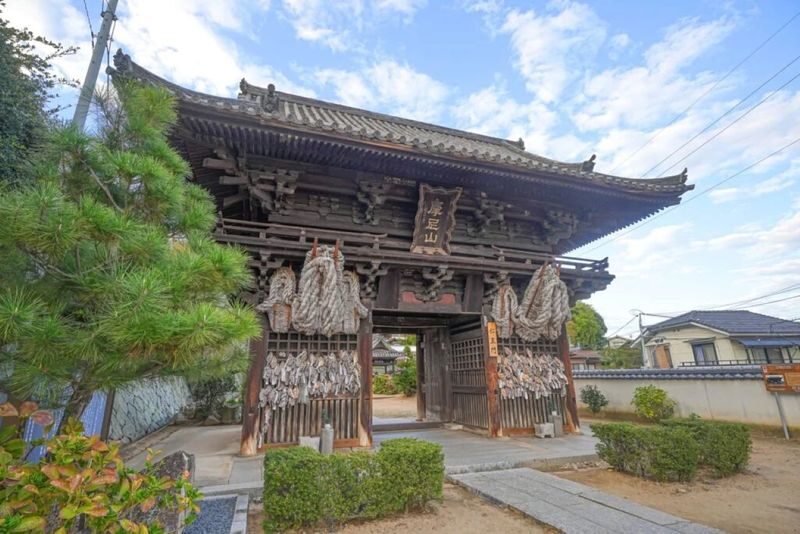 1-Day Onomichi & Ikuchijima: Hill of Hope, Ferry, Ropeway & Temples - What the price includes, and what you pay separately