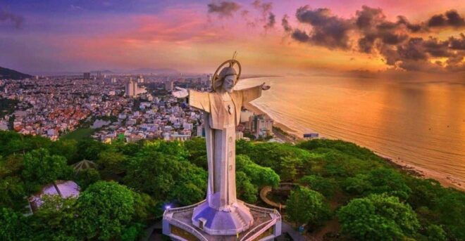 1-Day Private Trip With Lunch: Vung Tau Beach - Included Services