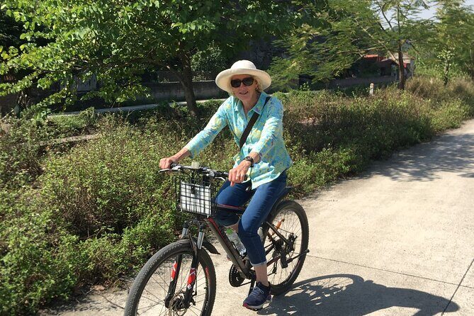 1 Day Small Group Tour in Ninh Binh from Hanoi - Food and Additional Inclusions