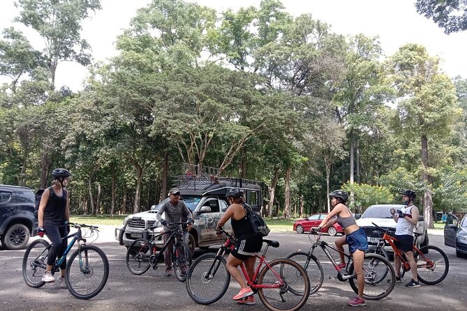 1-Day Sticky Waterfall Hike & Mountain Biking to Mae Kuang Lake - Common Questions