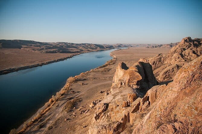 1 Day Tour: Castle of nomads & Buddha petroglyphs - Good To Know