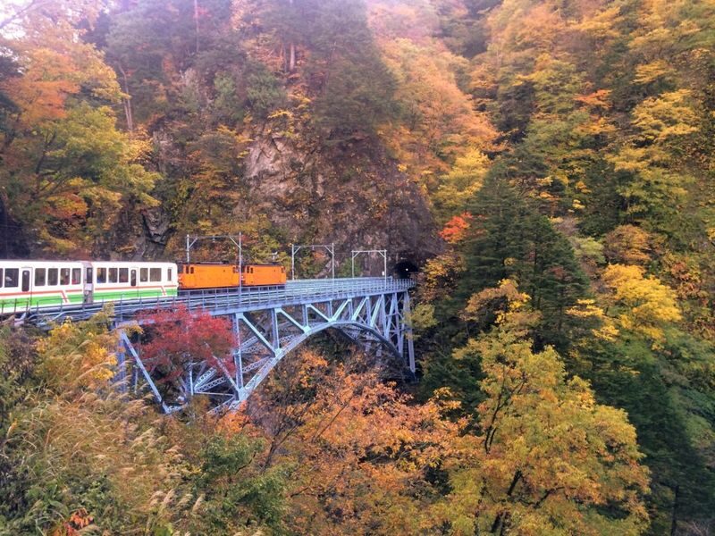 1 Day Tour from Kanazawa: Kurobe Gorge and Unazuki Onsen - From Kanazawa to Unazuki Onsen