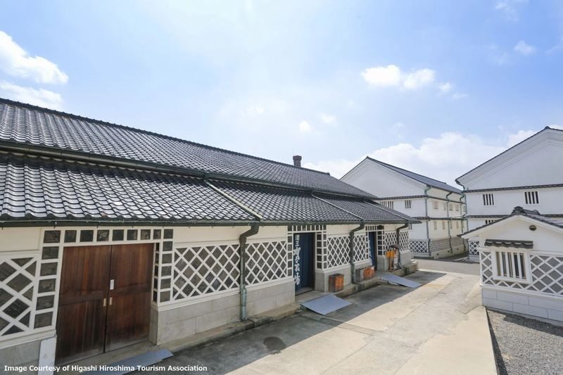 1-Day Tour: Onomichi Temples Exploration & Saijo Sake Tasting - What the price covers, and what it does not