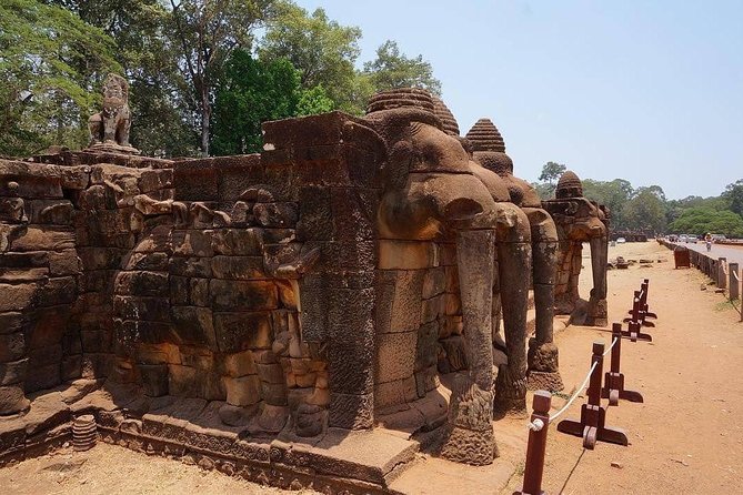 1-Day Tour With Private Transportation and English Speaking Guide - Important Information