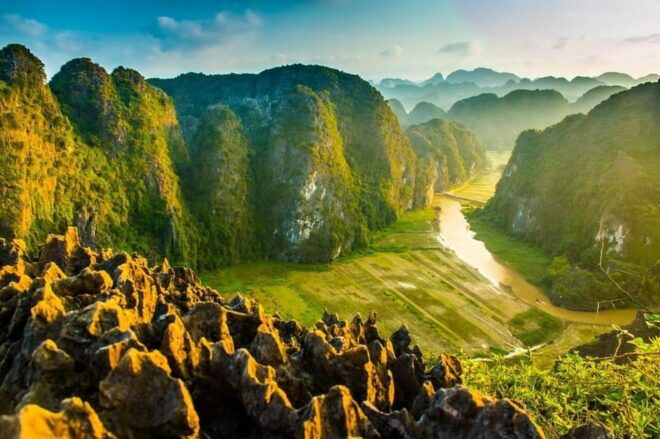 1 Day - Traveling Ninh Binh: Hoa Lu, Tam Coc, Hang Mua - Hiking at Hang Mua