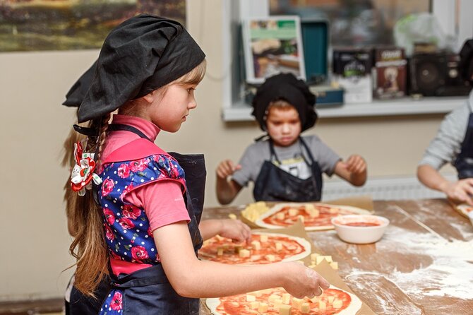 1-Hour & 20 Minutes Pizza Making Class Activity in Napoli - Cancellation Policy