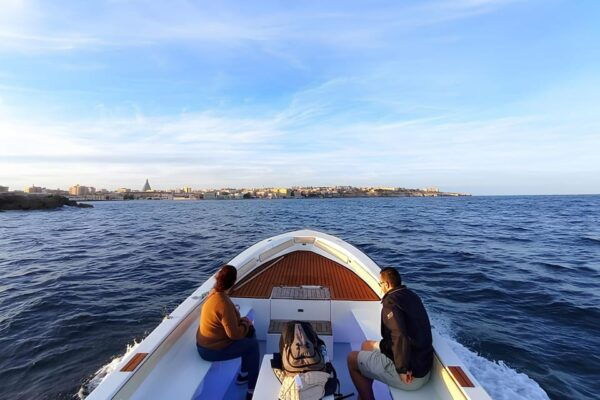 1 Hour Boat Ride - Sea Caves and Ortigia Island - Booking and Meeting Point
