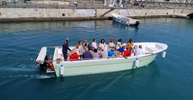 1-Hour Boat Tour of Ortigia, Sea Caves With Swimming Stop - Good To Know