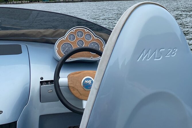 1 Hour by Classic Speedboat on Lake Como - The Sum Up