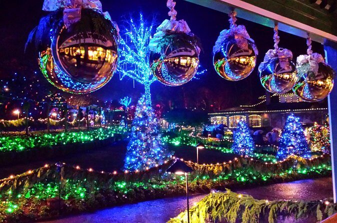1 hour City Tour & Butchart Gardens: Christmas - Entry included! - FAQs