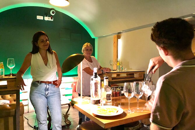 1-Hour Gin Tonics Guided Workshop With Special View in Madrid - The Sum Up