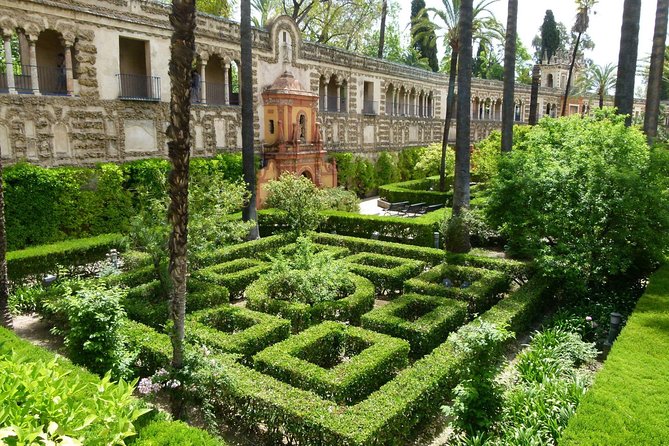 1-Hour Guided Tour of the Alcazar With Admission Included - Reviews and Support
