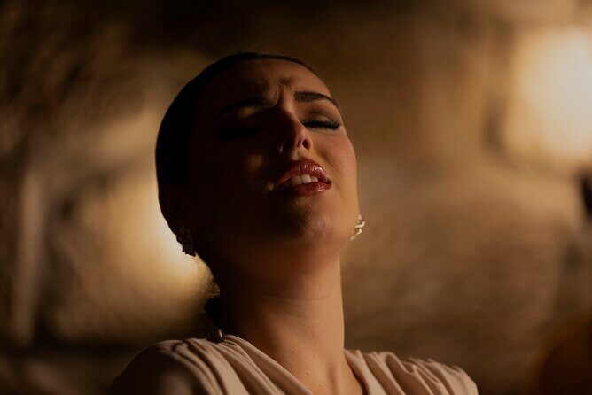 1-hour Intimate Fado Concert in a Typical Venue - Good To Know