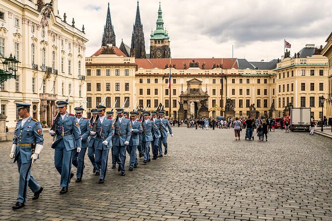 1-Hour Introductory Tour of Prague Castle With Fast-GET Admission Ticket - Tour Highlights