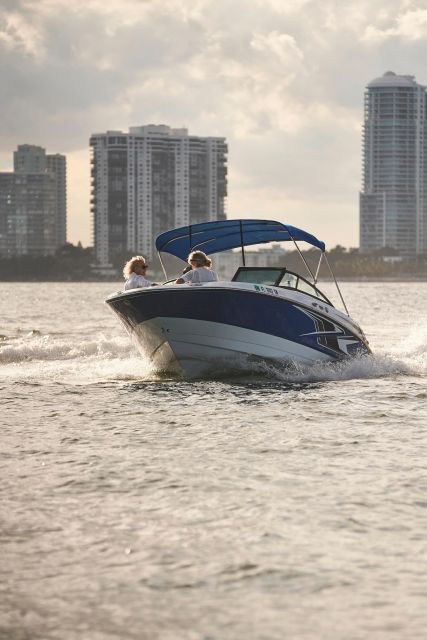 1 Hour Miami Private Boat Ride With Champagne and Captain - Activity Details