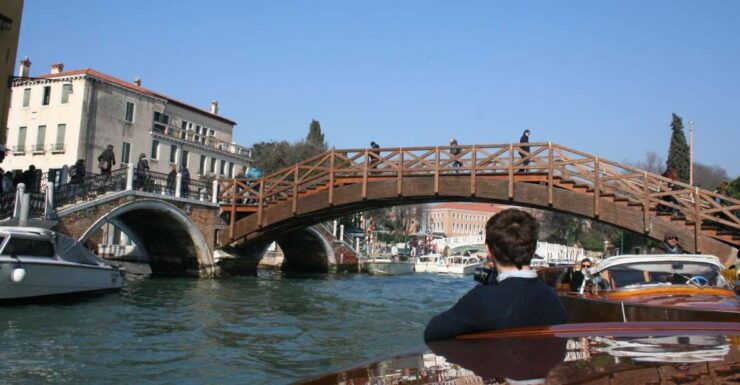 1-Hour Motor Boat Ride on Grand Canal - Booking Information