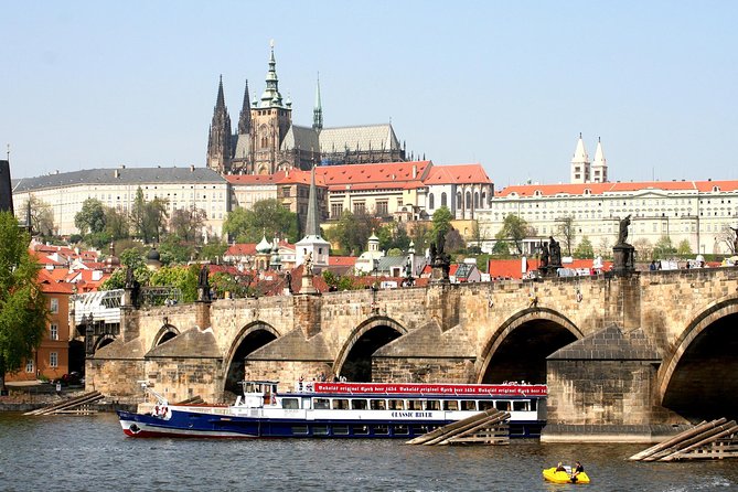 1 Hour Prague Panoramic Vltava River Sightseeing Cruise - Tour Details